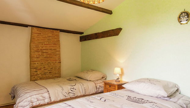 Spacious Farmhouse With Private Heated Pool in a Rustic Garden - Foto 3, Habitación