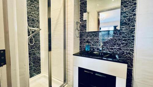 13 Guests - Free Parking - Manchester House - Foto 4