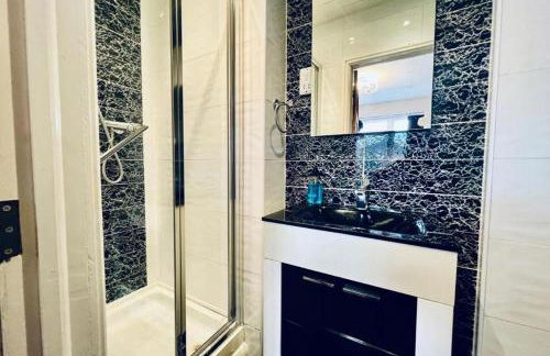 13 Guests - Free Parking - Manchester House - Foto 4