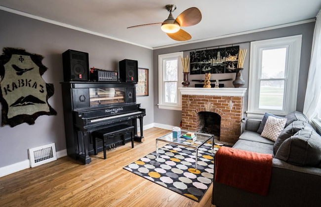 The City Park Cottage With Home Theater - Photo 1