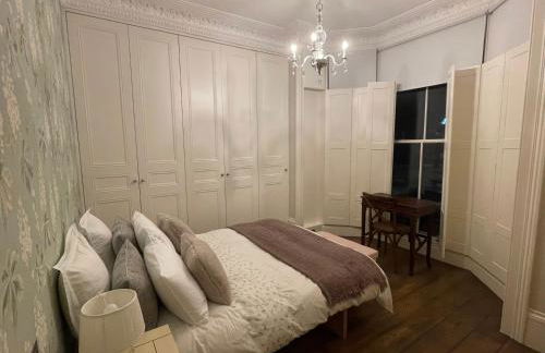 Stylish 3-bedroom flat in Kensington - Foto 27