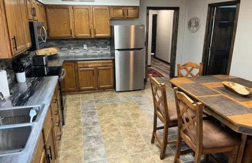 Rock Lodge Complete with Covered Parking - Foto 33