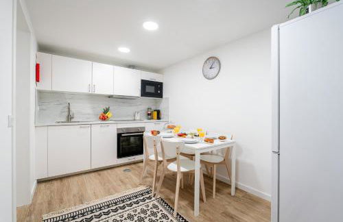 HostWise - Modern Flat with a Suite - Foto 5