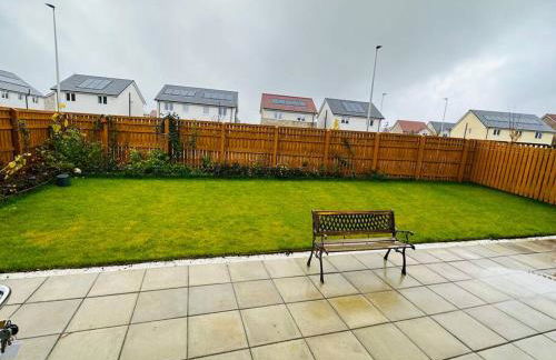 5 Bedroom detached House near Edinburgh Airport, City center and Murrayfield Stadium - Photo 7