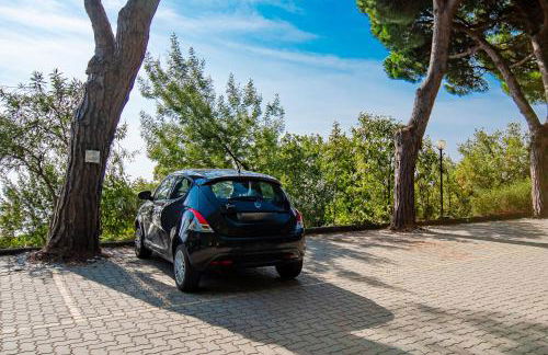 Giardino, Piscina e Posto Auto - Relax con Vista Mare - Foto 32