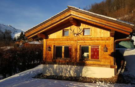 Chalet cosy proche Tramway du Mont-Blanc et centre - Foto 2