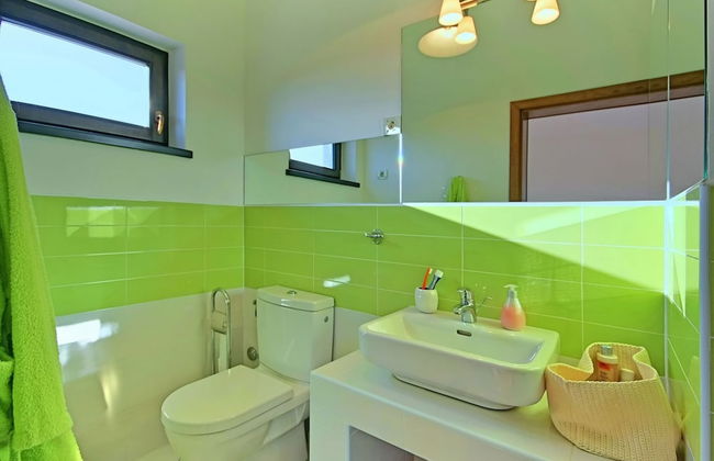 Gorgeous Villa With Private Swimming Pool and Covered Terrace - Foto 16