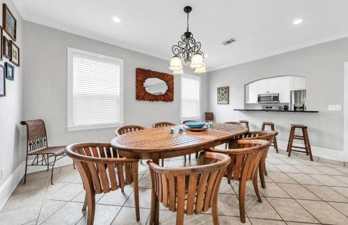 The Spyglass a 5 bed 3 bath house that sleeps 14 and just 67 steps from the beach - Foto 28