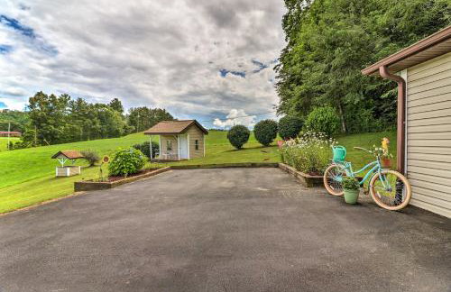 Charming Mills River Home with Porch and Yard! - Foto 26