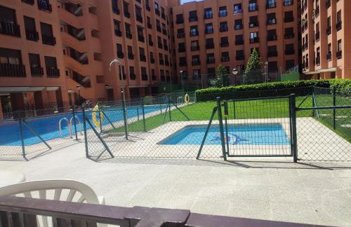 Apartamento luminoso cerca de Plenilunio y aeropuerto con garaje, piscina y vigilancia 24h - Photo 12