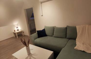 Dachgeschosswohnung mit Klimaanlage in bester Lage - Foto 2