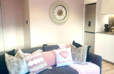 Pretty Pink Posh Penthouse - Foto 35