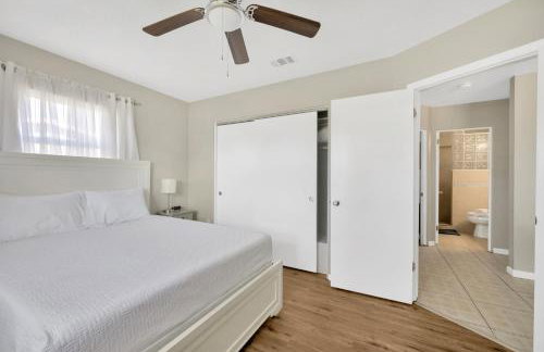 Getaway with Heated Pool and fence by Siesta Key Beach - Foto 12