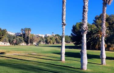 Luxury Villa with Pool & Garden - Foto 36