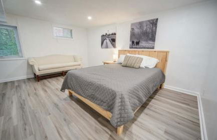 Spacious 5-Bedroom Retreat for 12 in Serene Neighborhood Near Louisville's Best Attractions - Photo 17