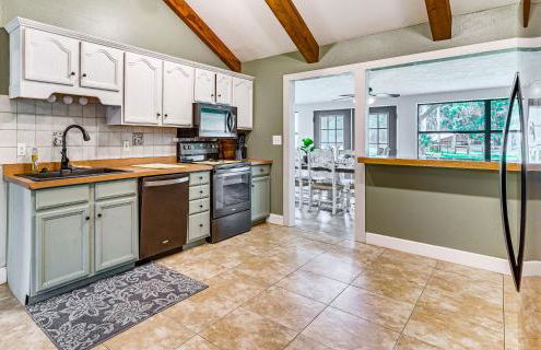 Spacious Micanopy Farmhouse with Luxurious Pool! - Foto 9