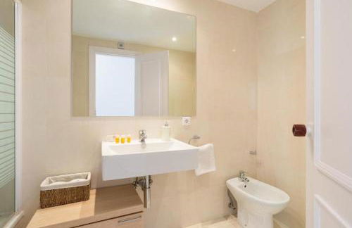 SEA VIEW & BEACH ACCESS - Center - Parking - Photo 39