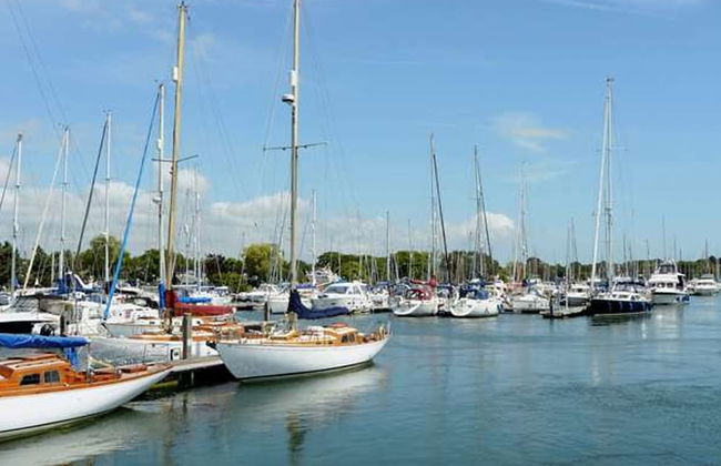 Stunning 5BR Home With Pool - 5 min to Beach - Foto 65