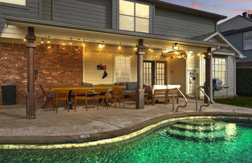 4BD Tropical Pool Oasis with a Game Room - Photo 46