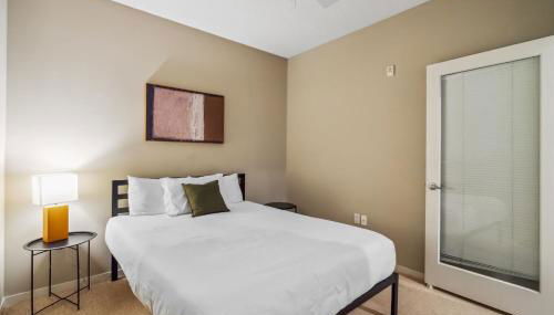 CozySuites 2BR Mill District with pool, gym #02 - Foto 3