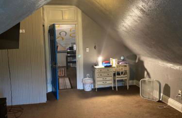 Awesome Attic studio3B private room /shared apt - Foto 4