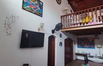 Casa Rosa de Peruíbe - Casa de Temporada 3 dormitórios, 10 hóspedes, piscina, wi-fi, netflix, 800 metros da praia - Photo 6