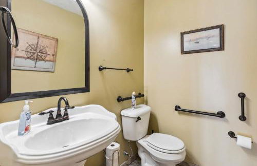 Sunset Haven - Lakeside Retreat in GOTL - Foto 42