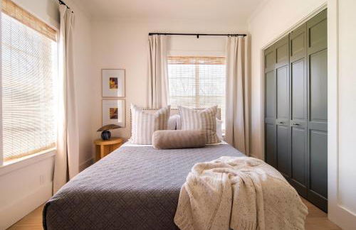 The Gable - 3 BLKS from Main St - Photo 6