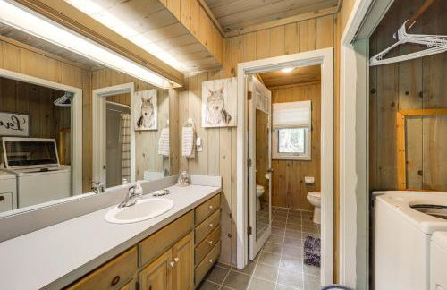 Close to Trails! Seven Devils Retreat with Hot Tub - Foto 13