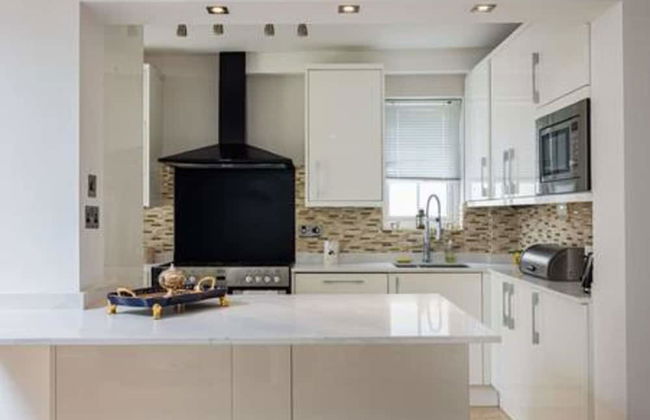 Tudor House Kingston Luxury 5 bed Villa - Foto 19