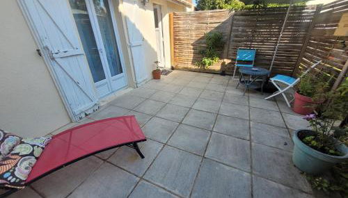 Petite Maison avec son jardin et accès indépendant à 14 mn de paris - Foto 3, Garden, sunbed, Garden view