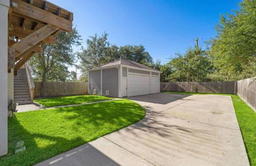 Stunning bayfront home with spacious deck and incredible Galveston Bay views - Foto 47