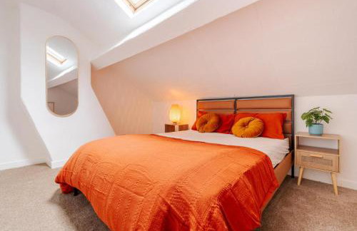 Liverpool Luxe Retreat 3 Bedroom House Next to Everton Stadium - Photo 8