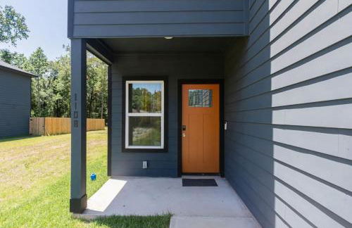 3BR 2 & half Bath Townhouse Modern Spacious Retreat Near Lake Conroe! - Foto 17