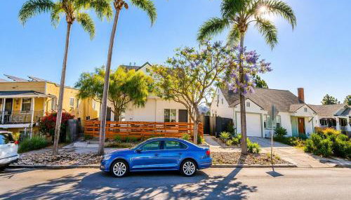 CasaViva Sky - 3BR 1BA Sleeps 10 - Rooftop City Views, Firepit & Bunk Room - Near Zoo & Beaches - Foto 4