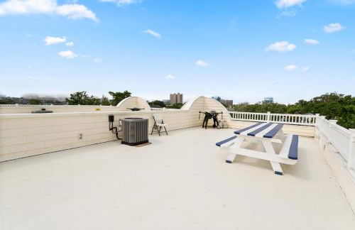 ❤️ The Top End Townhomes with Stunning Views On One-Of-A-Kind Rooftop Deck! WOW! - Foto 27