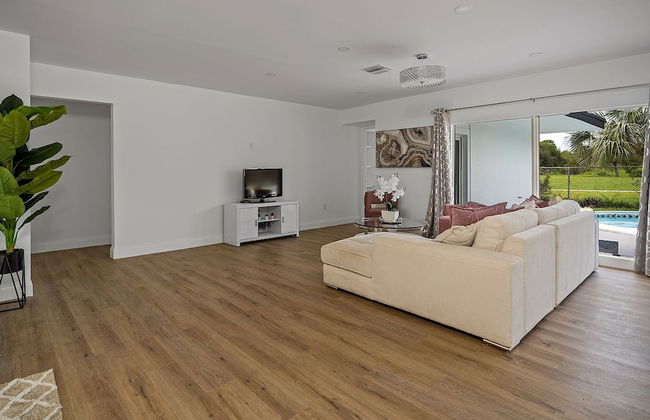 Dreamy 4BR Getaway w Private Pool Luxe Patio in Miramar - Foto 6