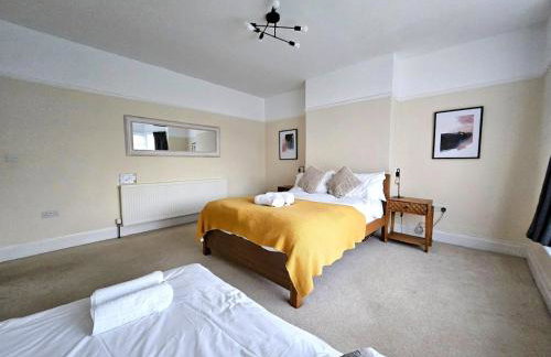 Bristol Airport, 5 Bed House, 5 Bathrooms, WiFi, Ample Parking - Foto 9