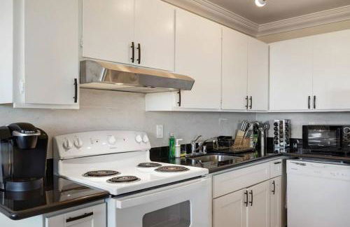 Mountain View 2BR Retreat with Private Deck - Foto 19