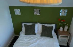 Town Centre spacious 4 bed town house - Foto 22