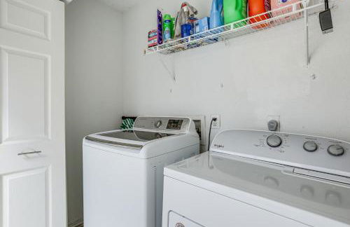 Lake-View Townhome with Pool Access in Houston Area! - Foto 26