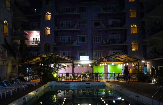 RENTON MANOR BY JOY STAYS - Photo 9