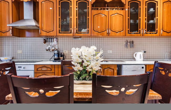 Authentic Lake View Apartment - Photo 14