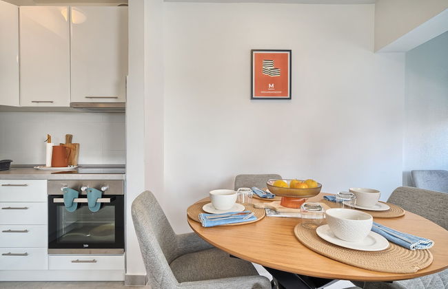 A2- Luxury apt w big Balcony, 4 min Walk to Beach - Foto 8