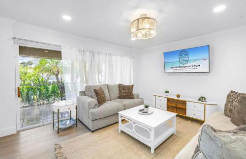 The Village Breeze, 2 Units - 4 BR, 4 Baths, Pool Walk to Beach and Siesta Key Village - Foto 19