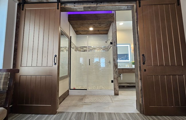 Eaglescape Suites and Event Center - Photo 24