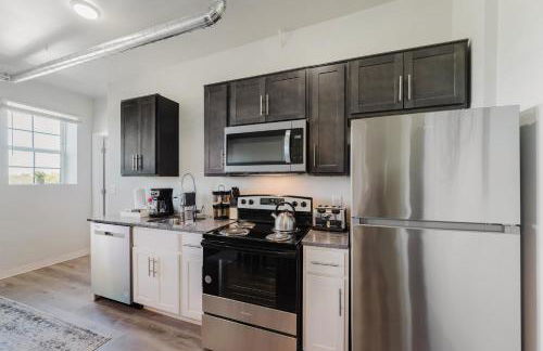 2BR Modern Retreat Near Henry Ford - Foto 6