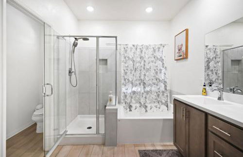 Views, Gameroom, Saltwater Pool & Hot tub, Firepit by MariamsBnb - Foto 62