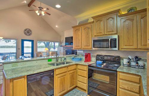 Private Dock and Fire Pit Cedar Creek Lake Home - Foto 9