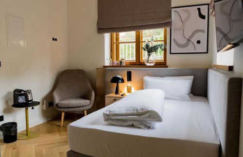 Bob W Munich Airport - Peterhof - Foto 36